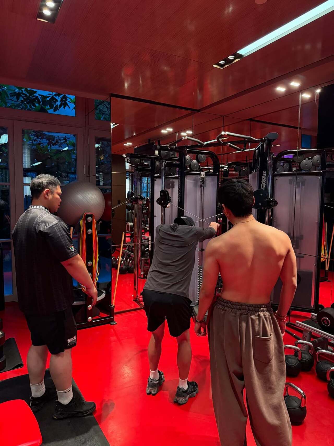 Focused and driven, V shows that discipline is the secret behind his magnetic stage presence